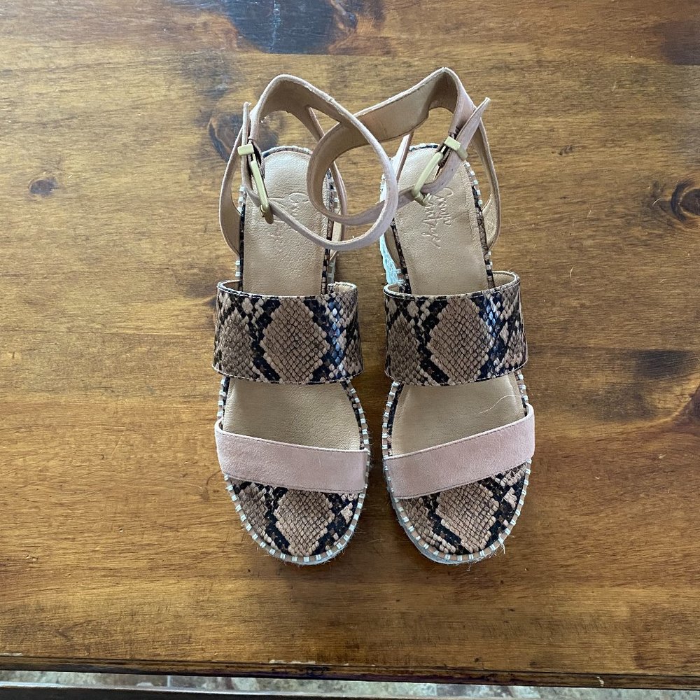 Crown Vintage Wedges